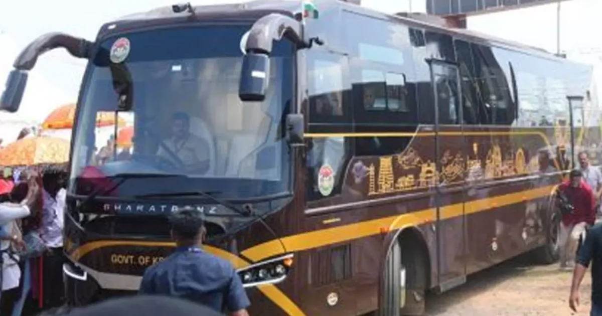 1500x900 2160427 Navakerala Bus